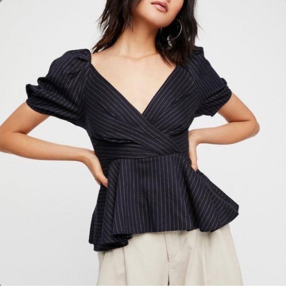 🎁 NWOT Free People Rock Steady Pinstripe Puff Sleeve Smocked Top Black Size 10